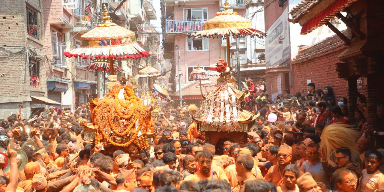 सिन्दुरे जात्राले रंगियो थिमि हेर्नुहोस् (तस्वीरहरू)