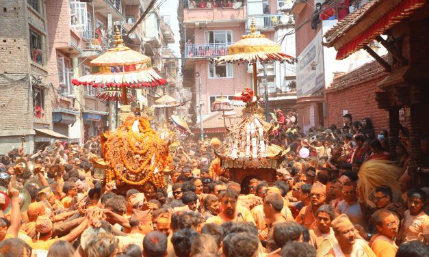 सिन्दुरे जात्राले रंगियो थिमि हेर्नुहोस् (तस्वीरहरू)