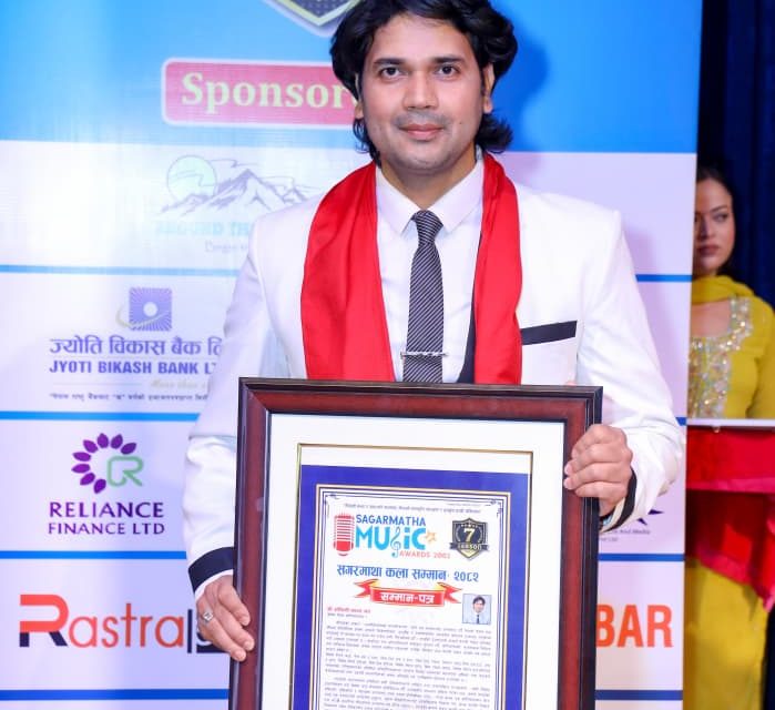 फेसन कोरियोग्राफर अश्विनी कान्त झा ‘सगरमाथा कला सम्मान २०८२’बाट सम्मानित