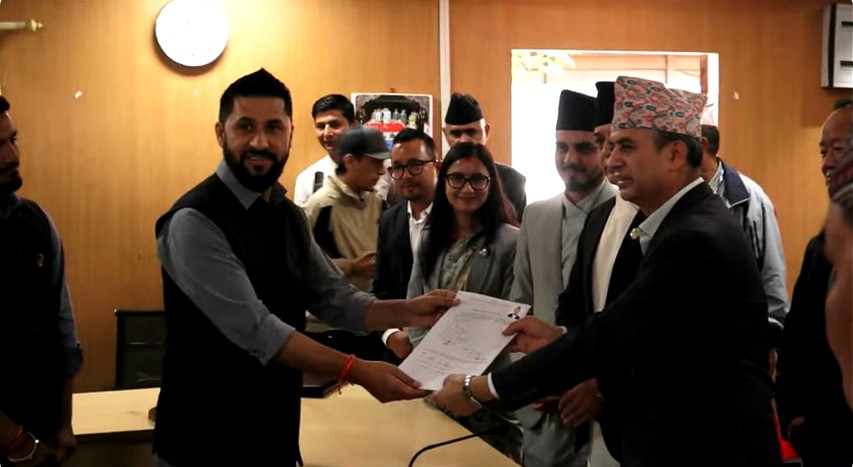 रास्वपा उपसभापति डीपी अर्यालले गराए सभामुख पदमा मनोनयन दर्ता 