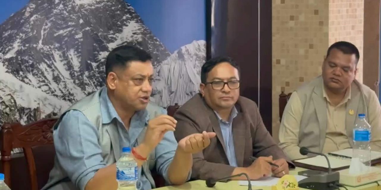 “जनताको दुःख देखेपछि मुख्यमन्त्री बानियाँको अडान : ‘लाइसेन्सका नाममा कसैले हैरानी भोग्नु पर्दैन’