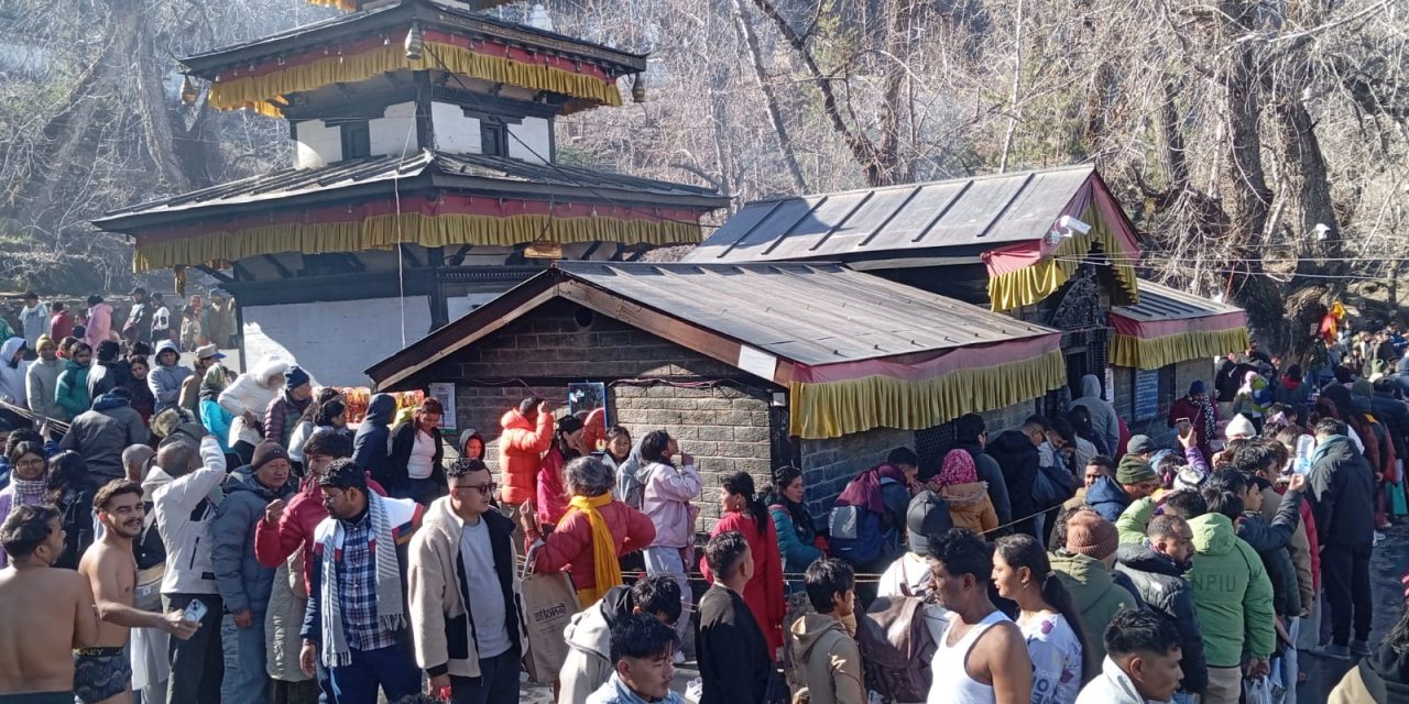 नयाँ वर्षमा बाह्र हजार बढीले गरे मुक्तिनाथको दर्शन