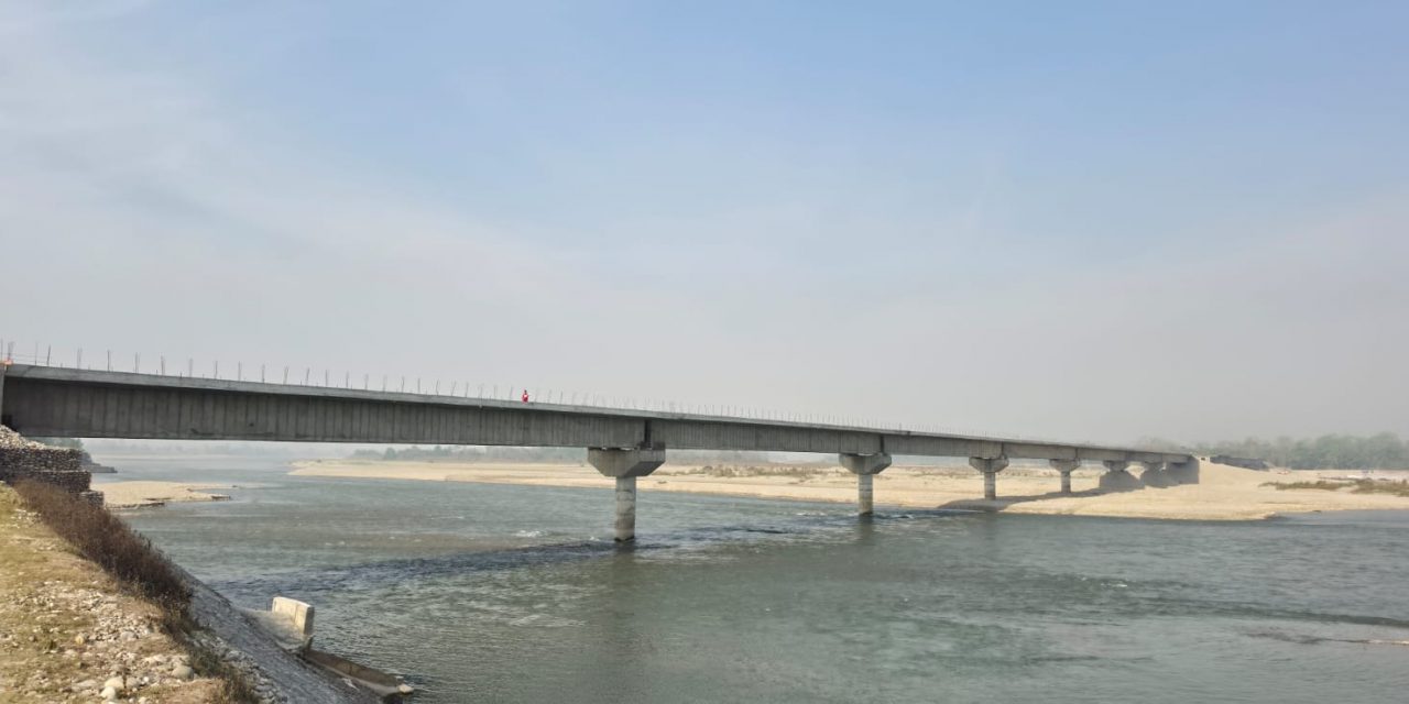 कर्णाली नदीको सनकट्टीमा पुल निर्माण अन्तिम चरणमा, डुङ्गाको सहायतामा नदी तर्नुपर्ने बाध्यता अन्त्य हुँदै