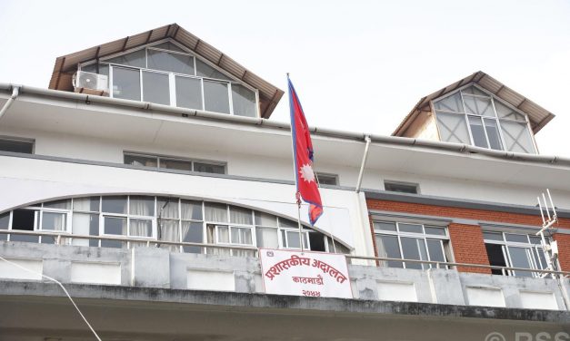 प्रशासकीय अदालत कार्यक्षेत्र एकातिर, सेवाग्राही अर्कातिर