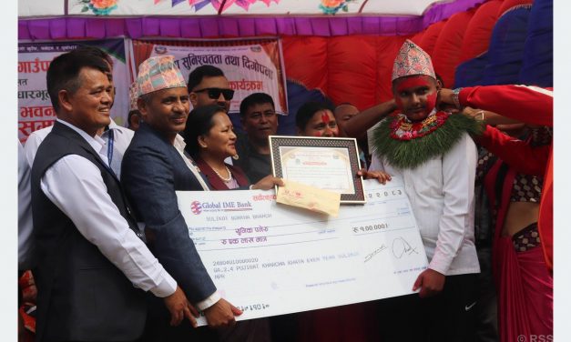एसइईमा उत्कृष्ट नतिजा ल्याउने युनिकलाई १ लाख पुरस्कार