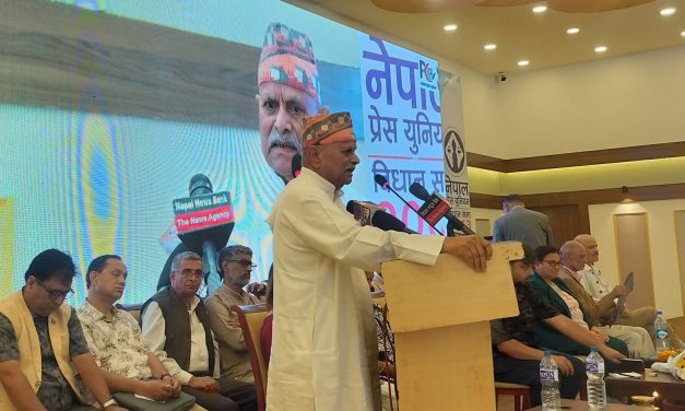 प्रधानमन्त्रीको धारणा सुन्न जनता आतुर छन् : पूर्वराष्ट्रपति यादव