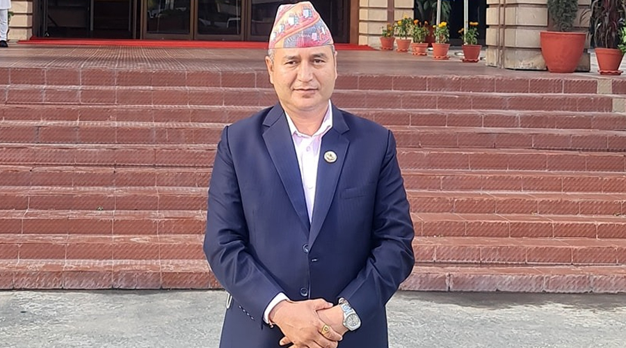 कार्यविभाजनलाई लिएर एमालेभित्र बहस तीव्र, रावलद्वारा केन्द्रीय कमिटी बैठक बोलाउन माग