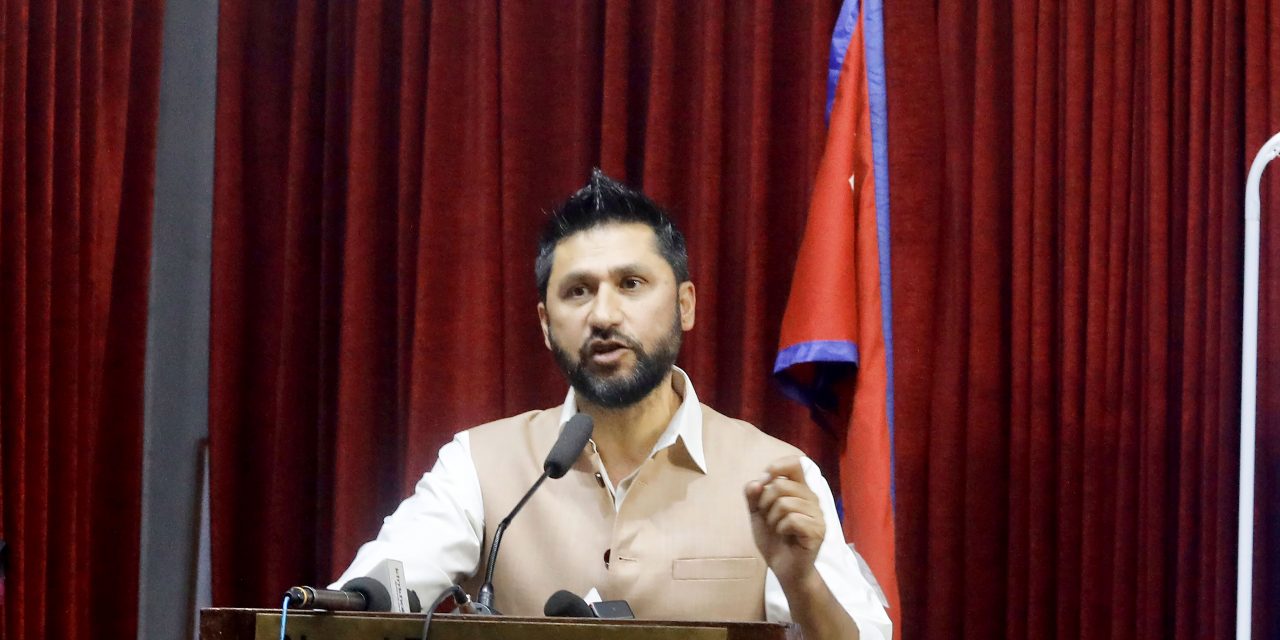 सुरक्षित स्थानमा स्थानान्तरण गरी भूमिहीनलाई लालपूर्जा उपलब्ध गराउँछौँः सभापति लामिछाने