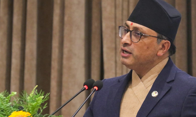 सरकारले समग्र अर्थतन्त्रलाई गतिशील बनाउन करका दरमा बृहत् पुनरावलोकनको घोषणा गरेको छ; अर्थमन्त्री डा .स्वर्णिम वाग्ले