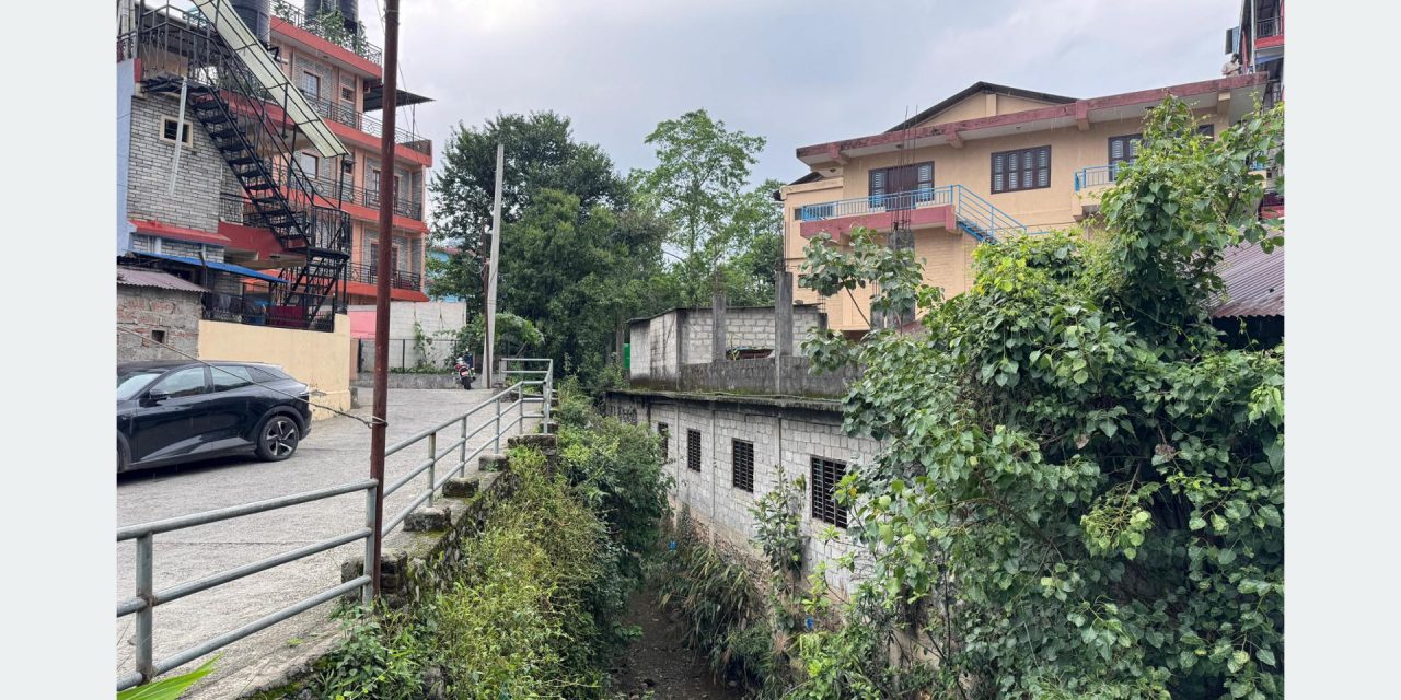 अतिक्रमित फिर्के खोलालाई प्राकृतिक बहावमा ल्याइँदै