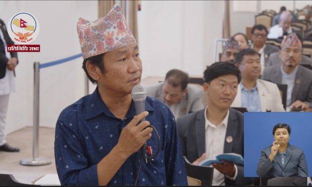 प्रधानमन्त्रीलाई हर्क साम्पाङको सुझाव– ‘कर्तव्य पूरा गर्न नसके मार्गप्रशस्त गर्नुहोस्’