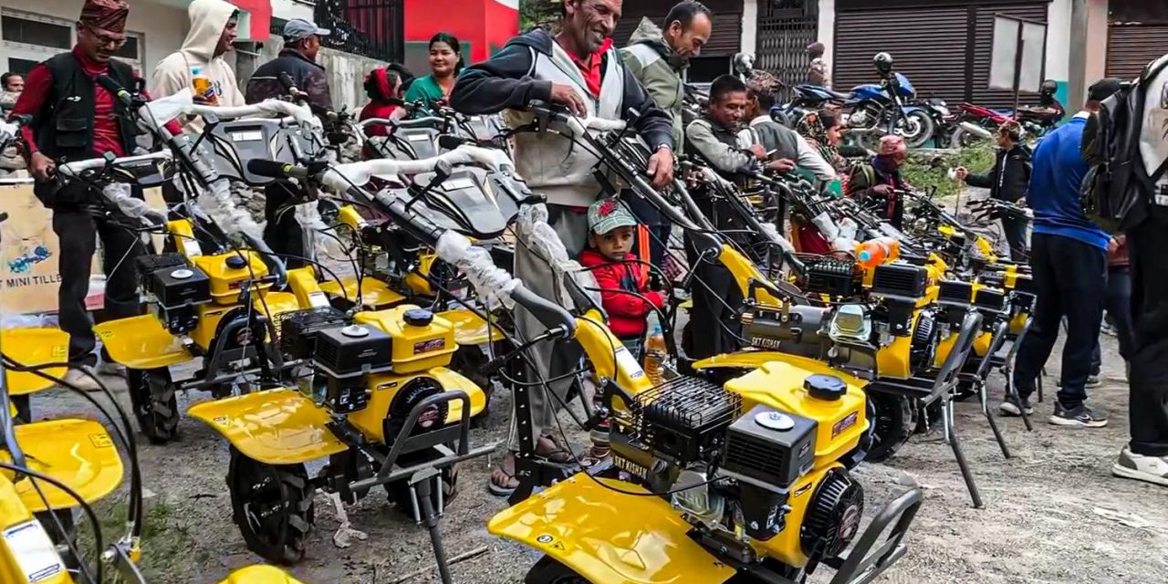 ढोरपाटनका किसानलाई अनुदानमा यान्त्रिक हलो