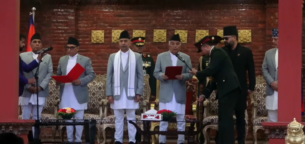 प्रधानन्यायाधीश डा. मनोजकुमार शर्माले लिए राष्ट्रपति रामचन्द्र पौडेलबाट शपथ