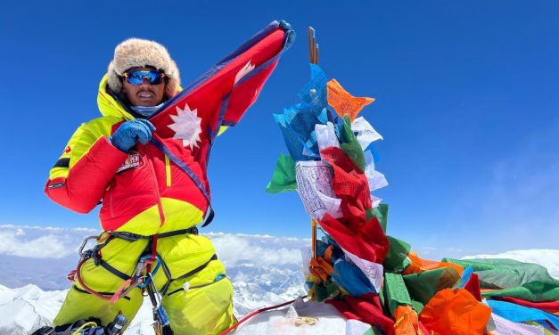 सगरमाथाको भविष्यप्रति आरोहीको बढ्दो चिन्ता