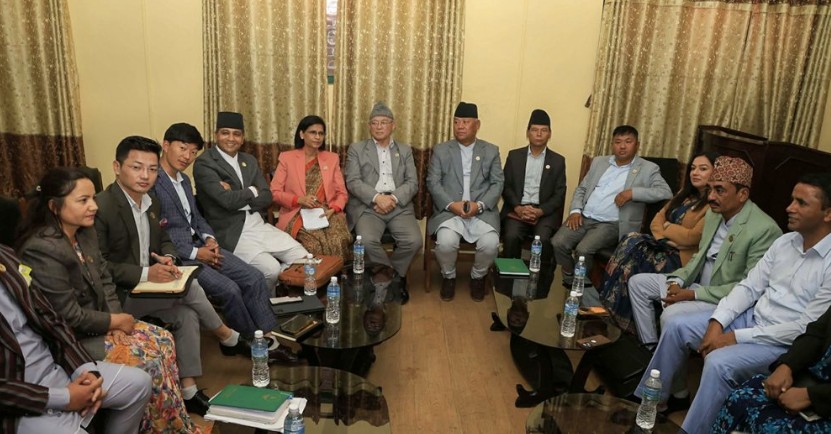 प्रधानमन्त्रीले संसद्‌बाटै माफी नमागेसम्म बैठक चल्न नदिने विपक्षी दलको चेतावनी