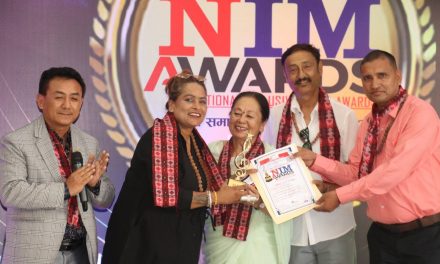 गीता अधिकारीलाई सर्वोत्कृष्ट गीतकार महिला सुगम संगीतको अवार्ड