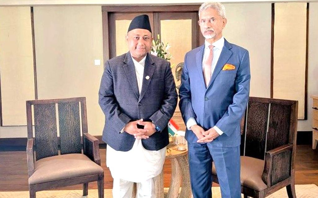 भारत भ्रमणमा निस्कँदै परराष्ट्रमन्त्री खनाल, द्विपक्षीय सहकार्यका विषयमा छलफल  हुने