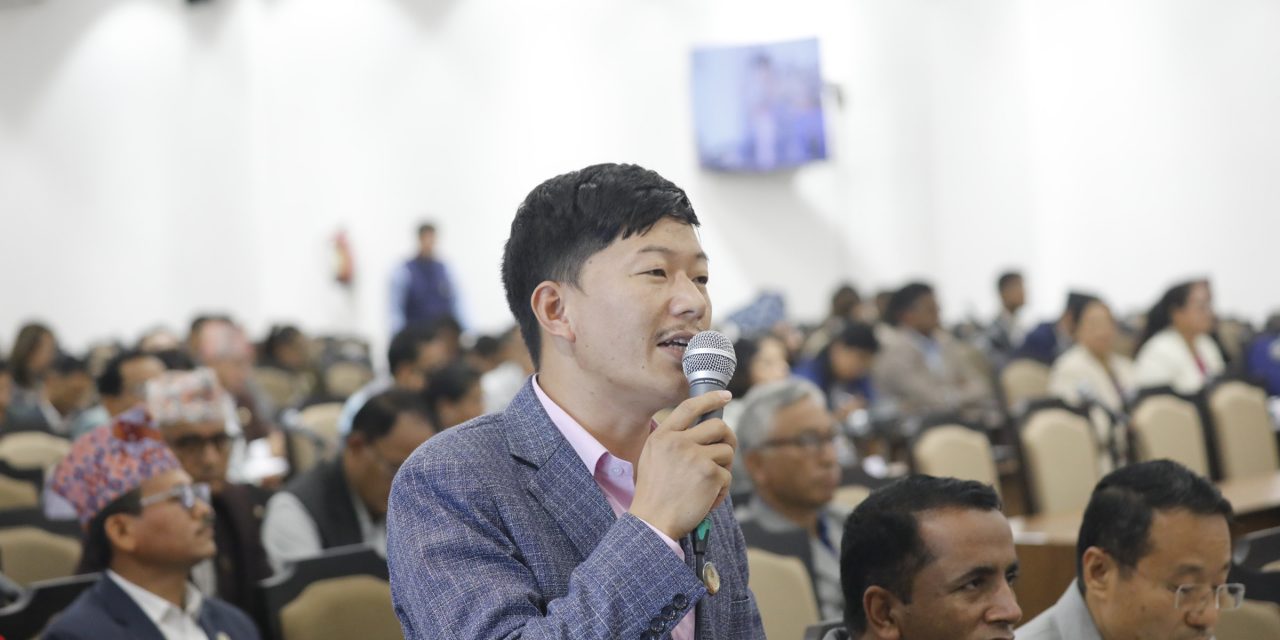 ‘ढुंगा बोल्ला, मान्छे बोल्दैन’ भन्दै सरकारमाथि आरेन राईको कटाक्ष