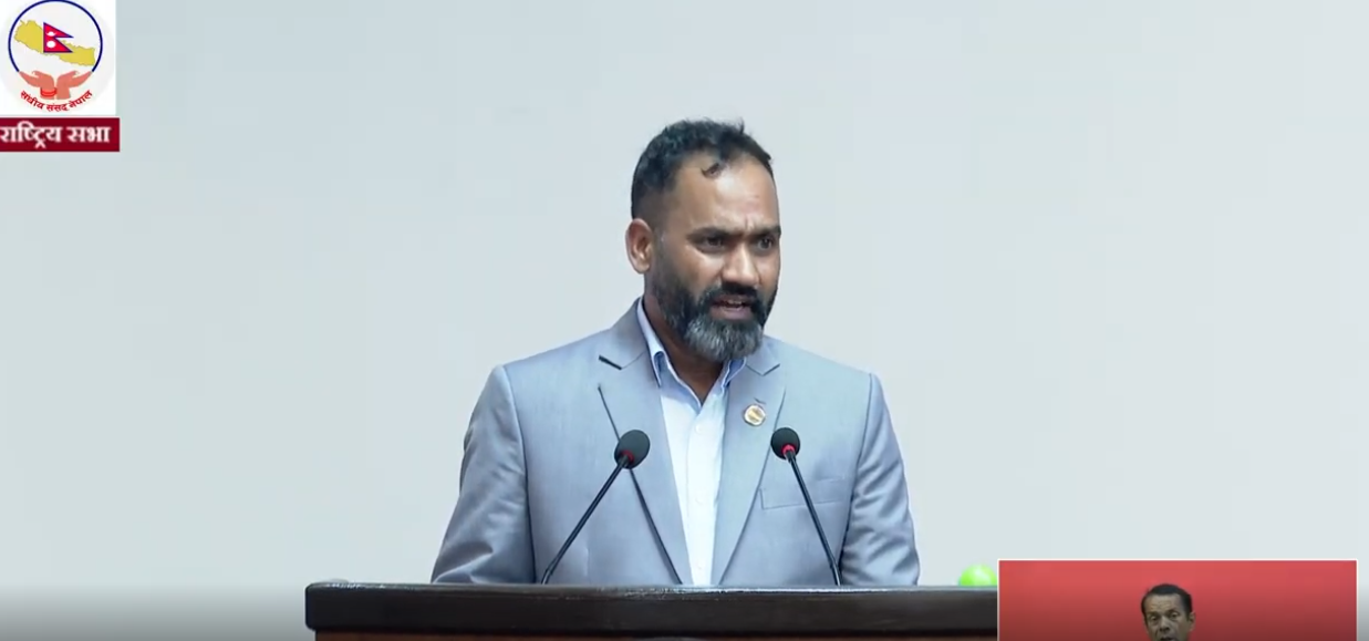 यात्रु अभावले पहाडी विमानस्थलमा नियमित उडान प्रभावित : पर्यटनमन्त्री पौडेल
