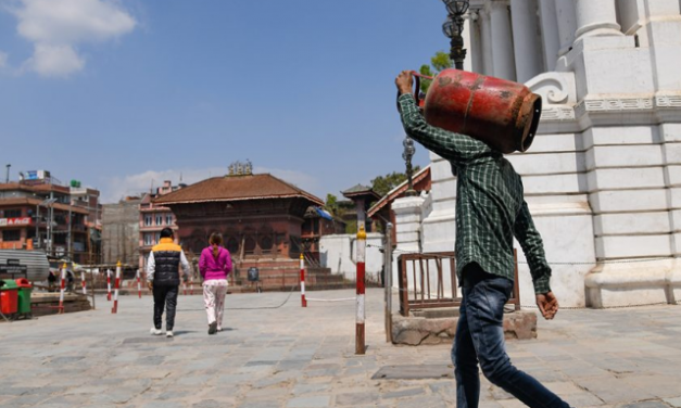 नेपाल आयल निगमको निर्णय:१४.२ केजी ग्यास सिलिन्डर बुधबारदेखि बजारमा