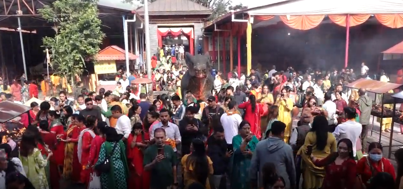 साउने मेलाले डोलेश्वर महादेवमा भक्तजनको घुइँचो, एक महिनासम्म विशेष पूजा–आराधना