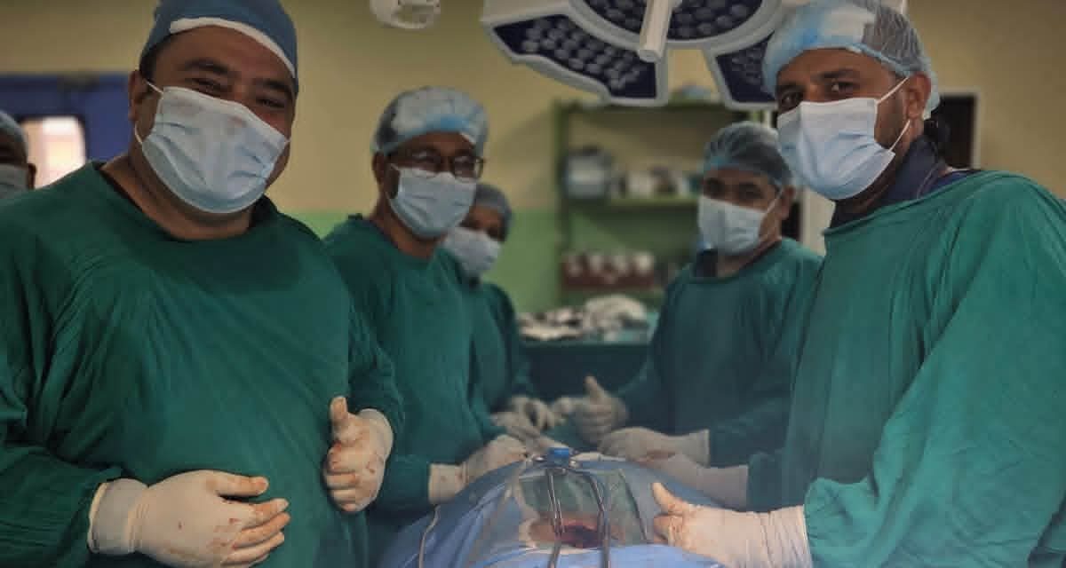 भक्तपुर अस्पतालमा मेरुदण्ड फ्र्याक्चर भएका बिरामीको सफल स्पाइन शल्यक्रिया