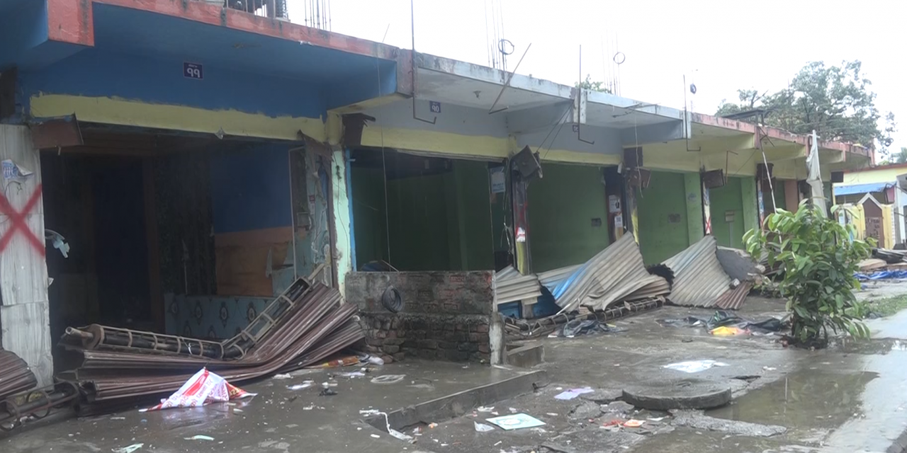 कोशी अस्पतालको जग्गा खाली, ३२ वटा सटर हटाइयो
