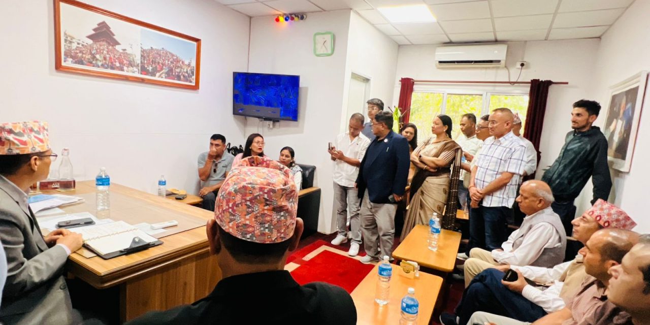 भोटेकोशी विपत्तिमा सम्पर्कविहीन ओखलढुंगेलीको खोज तथा उद्धारका लागि गृहसचिवको ध्यानाकर्षण