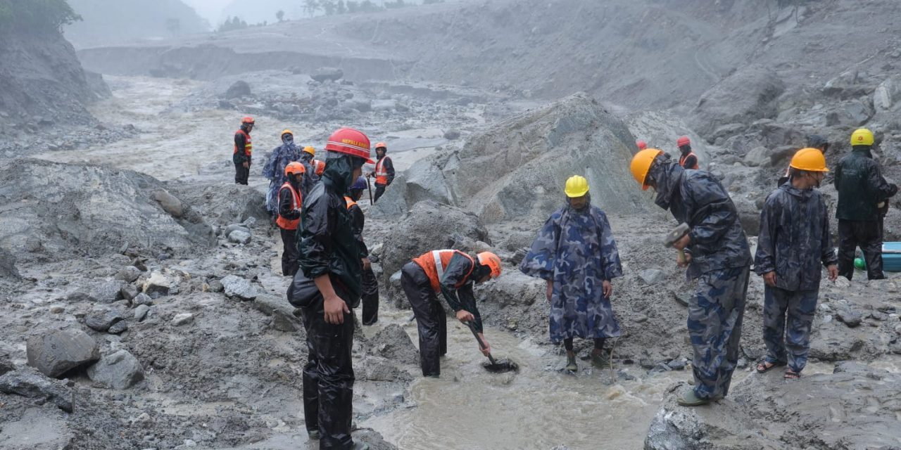 भोटेकोशी बाढी : जलविद्युत् आयोजना क्षेत्रमा ८९८ जना अझै सम्पर्कविहीन