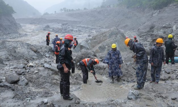 भोटेकोशी बाढी : जलविद्युत् आयोजना क्षेत्रमा ८९८ जना अझै सम्पर्कविहीन