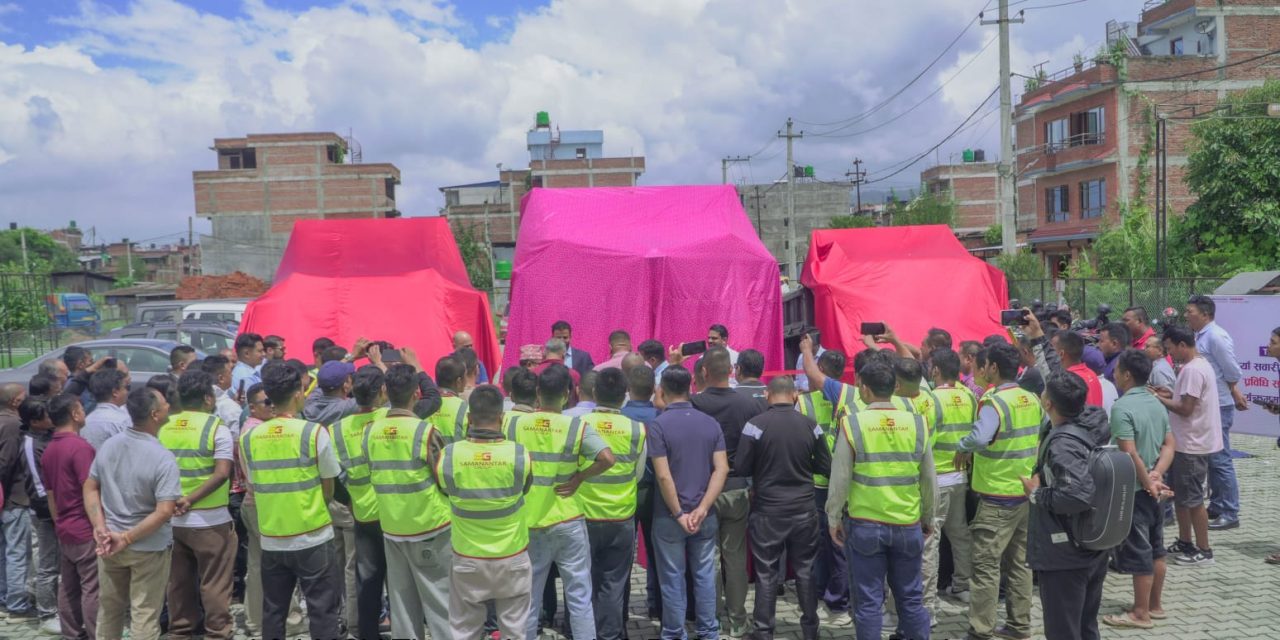 भक्तपुरमा टाटा बीएस ६ टिपरहरू सार्वजनिक तथा चालक सचेतना कार्यक्रम सम्पन्न