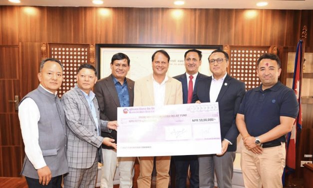 मुक्तिनाथ विकास बैंकद्वारा प्रधानमन्त्री दैवी प्रकोप उद्धार कोषमा ५० लाख सहयोग
