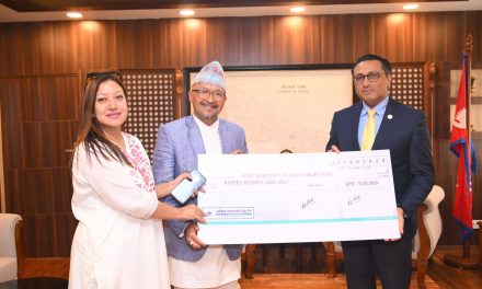 सांग्रिला डेभलपमेन्ट बैंकद्वारा भोटेकोशी बाढीपीडितका लागि ७० लाख सहयोग