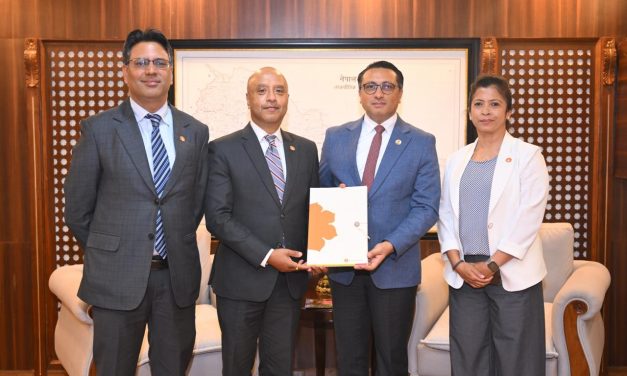लक्ष्मी सनराइज बैंकद्वारा प्रधानमन्त्री दैवी प्रकोप उद्धार कोषमा तीन करोड चौबिस लाख सहयोग