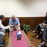 बाढी आउनुअघि १,६०० विद्यार्थीको ज्यान जोगाउने नुवाकोटका प्रधानाध्यापकसँग भारतीय राजदूतको भेट