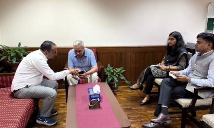 बाढी आउनुअघि १,६०० विद्यार्थीको ज्यान जोगाउने नुवाकोटका प्रधानाध्यापकसँग भारतीय राजदूतको भेट