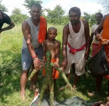 कोही आफन्त फर्किने आशामा, कोही कुशको शव बनाएर अन्तिम संस्कार गर्न बाध्य