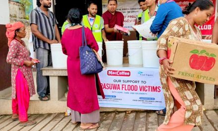 फुड इम्पायर सिंगापुरद्वारा चेम्बरमार्फत बाढीपीडितका लागि २० हजार अमेरिकी डलर बराबरको राहत सहयोग