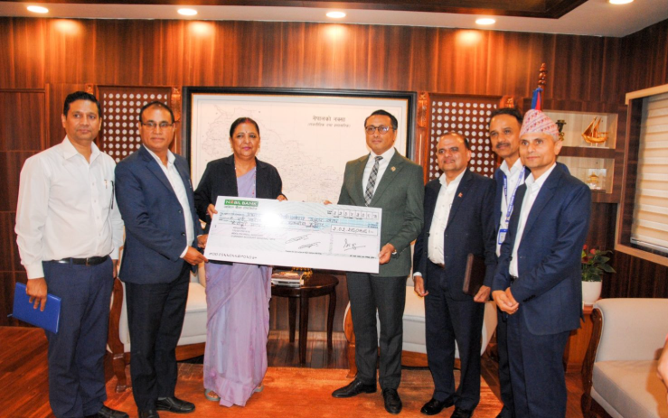 भोटेकोशी बाढीपीडितका लागि नेपाल टेलिकमका कर्मचारीले जुटाए २ करोड २ लाख तलबबाट योगदान कटाएर प्रधानमन्त्री दैवी प्रकोप उद्धार कोषमा सहयोग