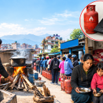 ग्याँस संकटः घरधनी छतमा दाउरा बालेर पकाउने, डेरावाल भोकै !