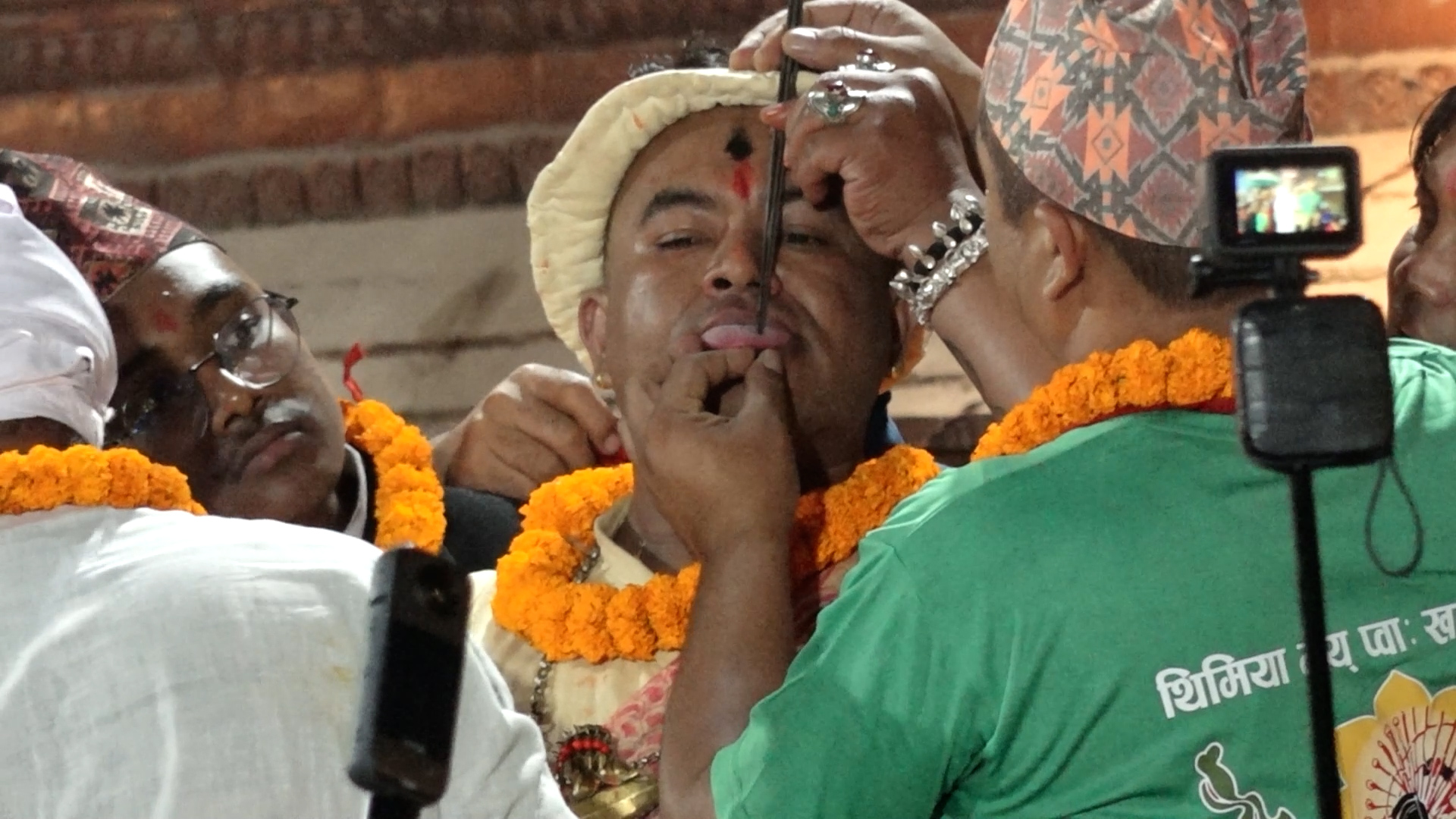 मध्यपुर थिमिमा सम्पन्न भयो ऐतिहासिक जिब्रो छेड्ने जात्रा