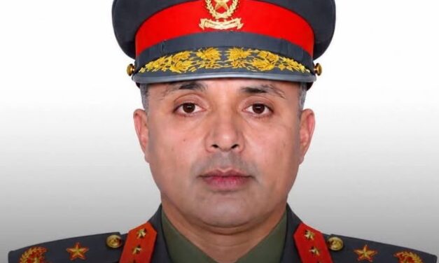 देश र जनताकाे सेवाकर्ममा तीन दशक जीवन दिएका एआईजी दाहाल अन्याय बिरूद्द न्यायकाे खाेजीमा