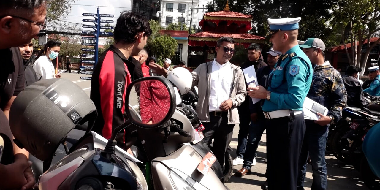 ट्राफिक प्रहरीद्वारा चोरीका ५० मोटरसाइकल र स्कुटर फिर्ता