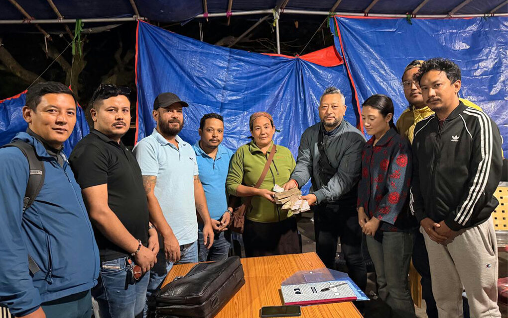 रसुवाका बाढीपीडितलाई ठमेलका रात्रीकालिन मनोरञ्जन व्यवसायीको सहयोग