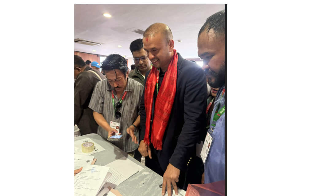 काठमाडौं १ का उम्मेदवार प्रबल थापाद्वारा कांग्रेस केन्द्रीय सदस्यमा उम्मेदवारी दर्ता
