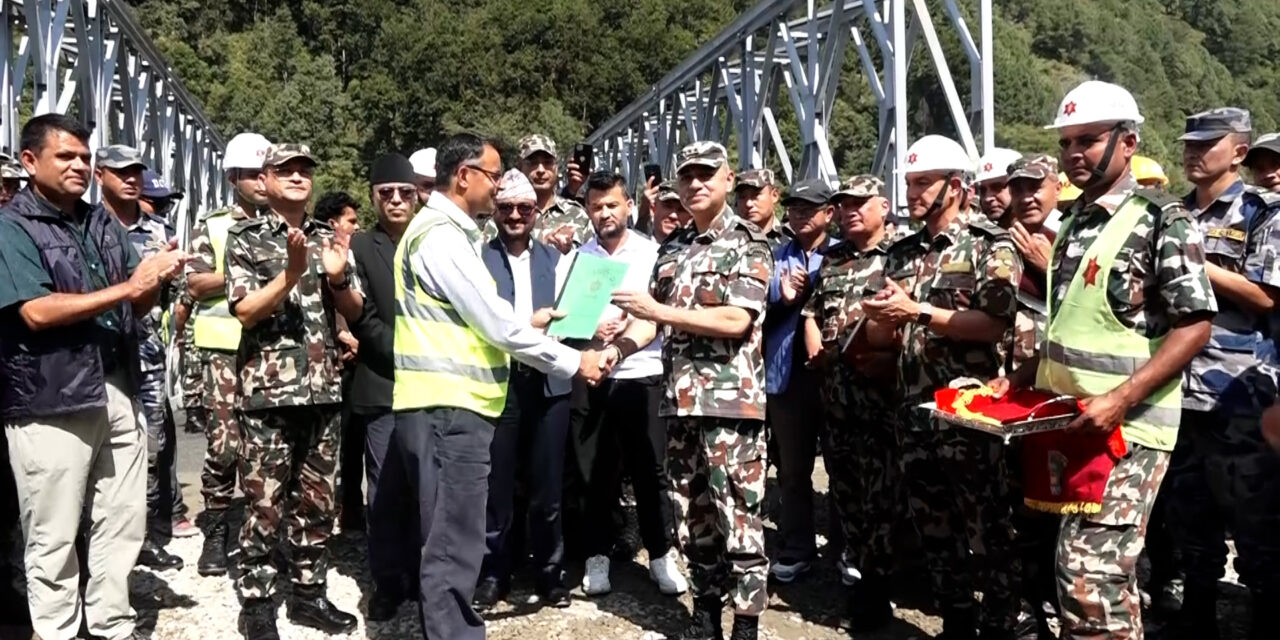 फलाकु खोलामा नेपाली सेनाले बनायो ७३ मिटर लामो पुल, रसुवाको सडक सम्पर्क पुनःस्थापित