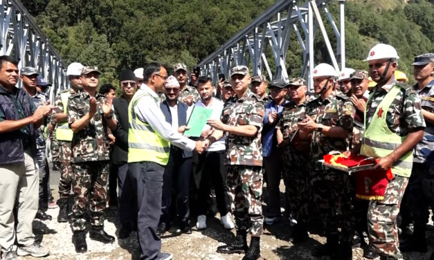 फलाकु खोलामा नेपाली सेनाले बनायो ७३ मिटर लामो पुल, रसुवाको सडक सम्पर्क पुनःस्थापित