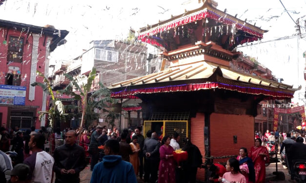 नवरात्रको अवसरमा शक्तिपीठमा भक्तजनको घुइँचो
