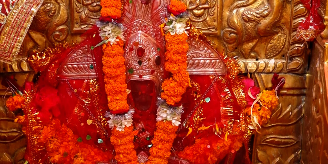 नवरात्रको दोस्रो दिन आज ब्रह्मचारिणी देवीको पूजा आराधना