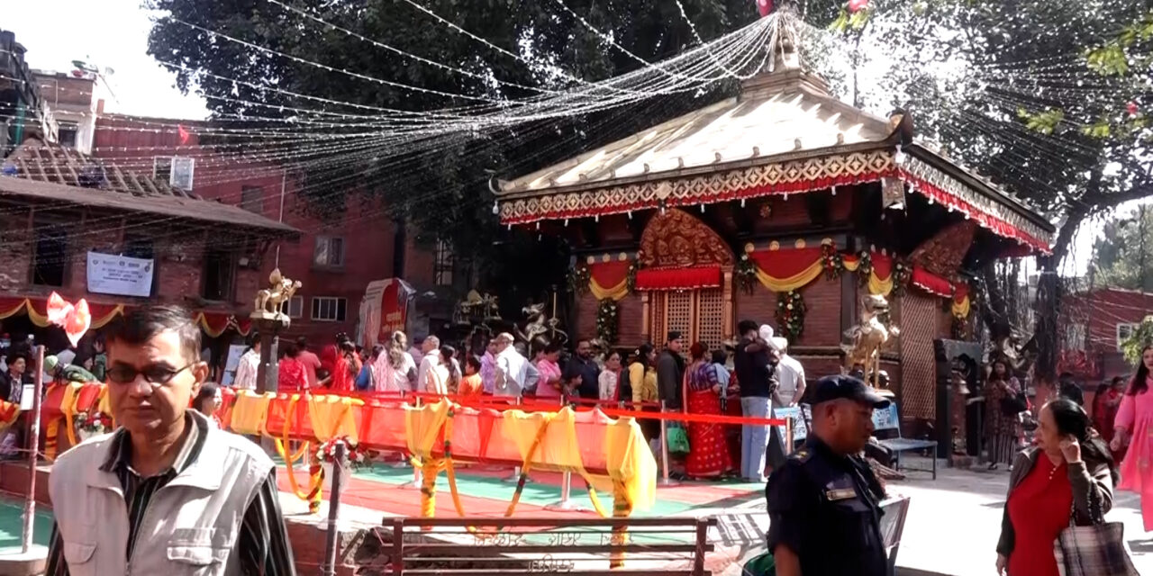 नवरात्रको तेस्रो दिन आज चन्द्रघण्टा देवीको पूजाआराधना